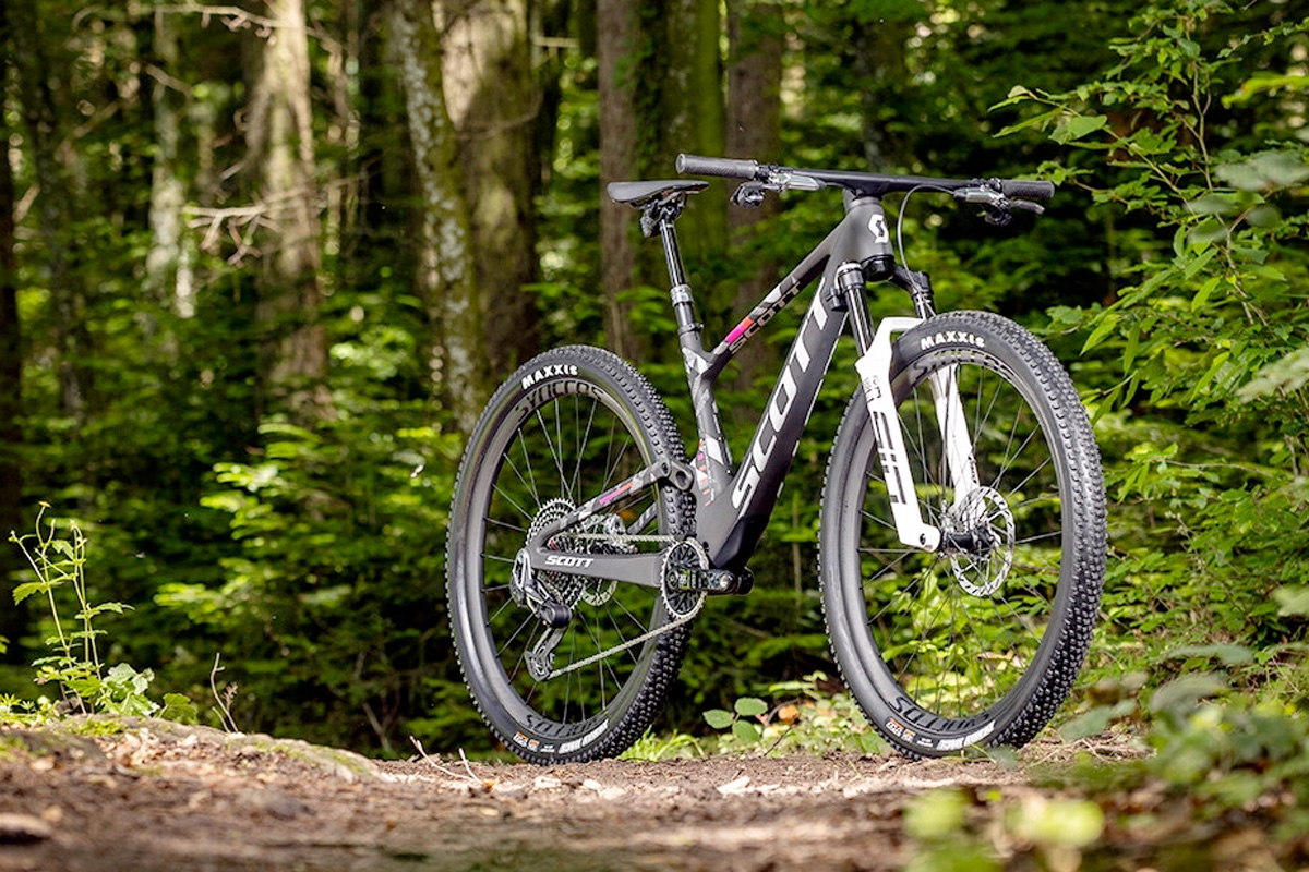 Flandres Bikes - Scott Spark RC 2025 x RockShox Flight Attendant